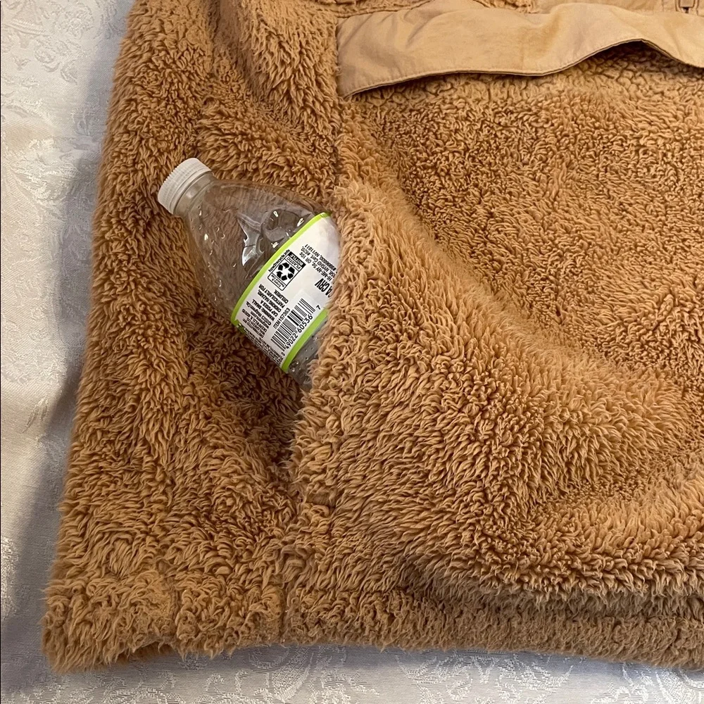 PINK Victoria's Secret Soft Tan Sherpa. Size Large. - Picture 5 of 6